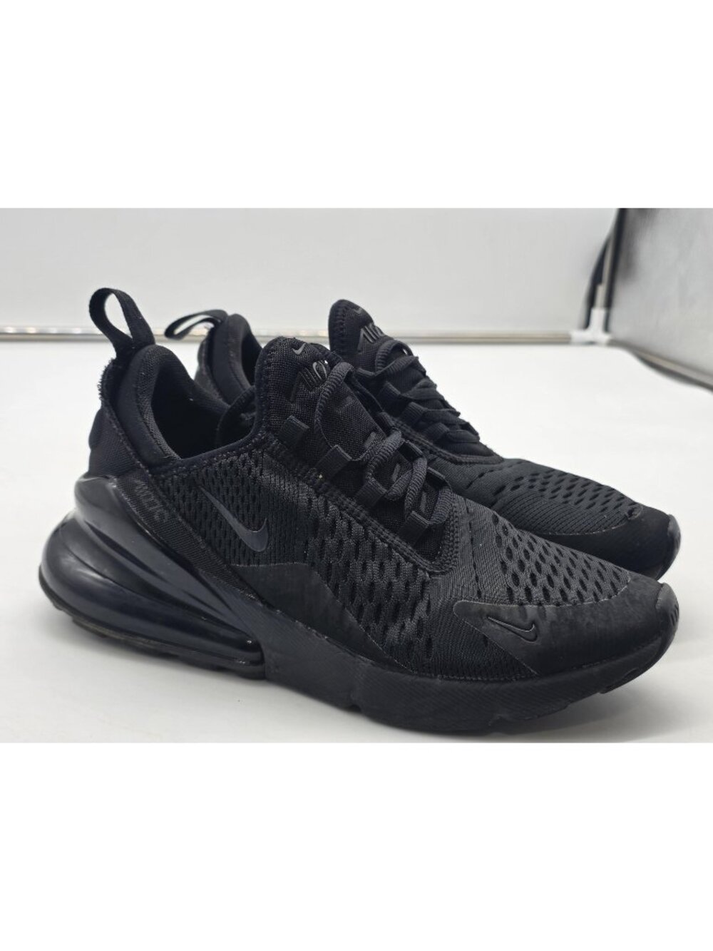 Nike Air Max 270 Shoes Womens Size 7.5 Black Sneakers Stained Damaged AH6789-006